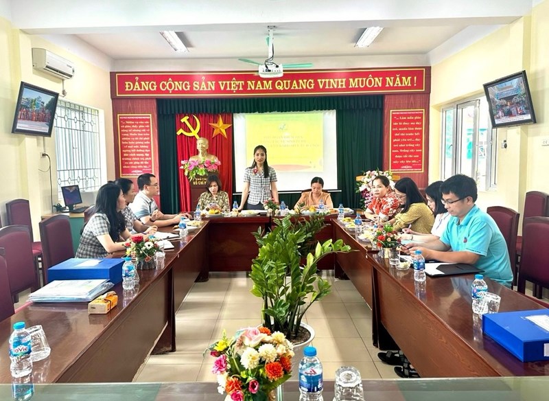 Trung tâm kiểm soát bệnh tật Thành phố Hà Nội kiểm tra công tác vệ sinh phòng chống dịch tại Trường mầm non Việt Hưng